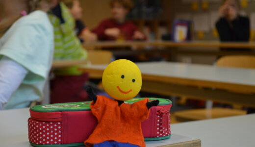 Symbolfigur "KLARO" der Klasse 2000
